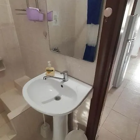 Eirinis Órmos Prínou