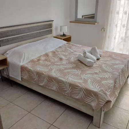 Eirinis * Órmos Prínou